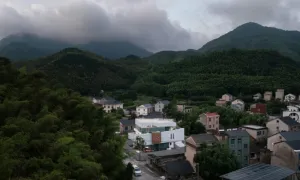 Ngôi nhà 474 m2 mang kiến trúc đương đại đến làng quê nông thôn